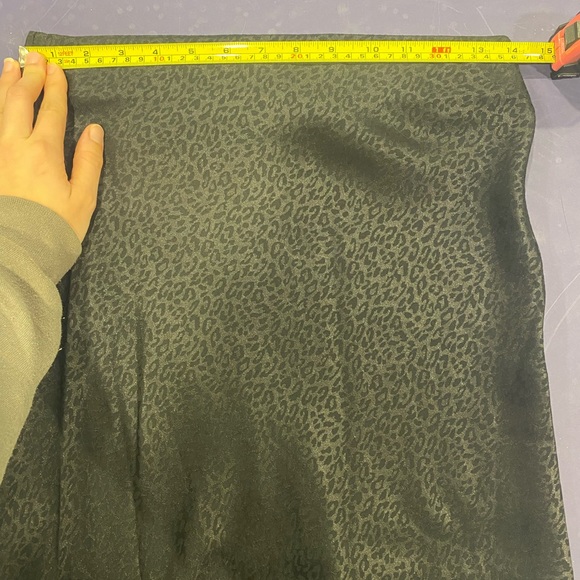 LEOPARD PRINT BIAS CUT MIDI SKIRT - Picture 7 of 7